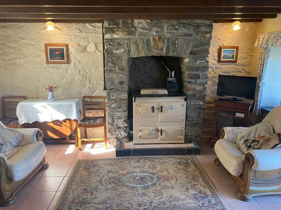 Banc Cottage Moylgrove Eksteriør billede